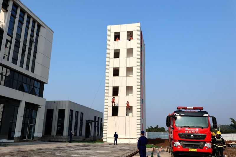 宜宾危险化学品救援基地暨实训基地项目正式交付使用 (3).JPG