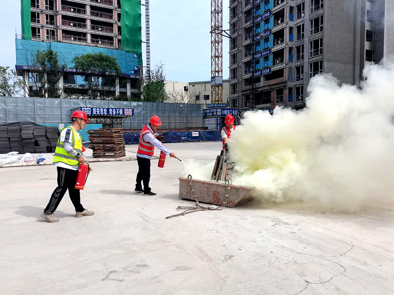 1750736788180267.png 宜宾建投建工上江传奇项目开展消防应急救援演练 筑牢安全“防火墙” (2).png