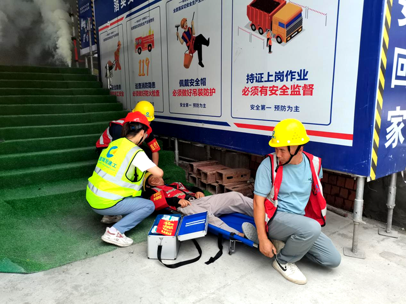 1750736800446335.png 宜宾建投建工上江传奇项目开展消防应急救援演练 筑牢安全“防火墙” (3).png